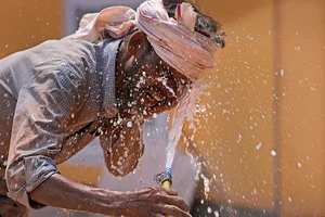 | Photo: AP/Rajesh Kumar Singh : Heatwave in Jharkhand